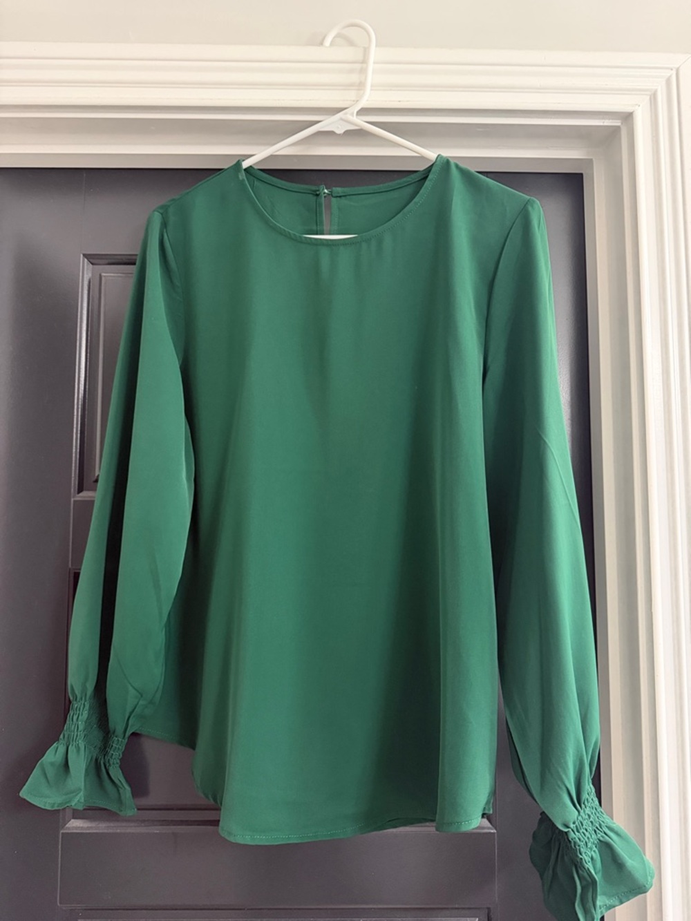 Women's Emerald Green Long-Sleeve Blouse with Smocked Cuffs